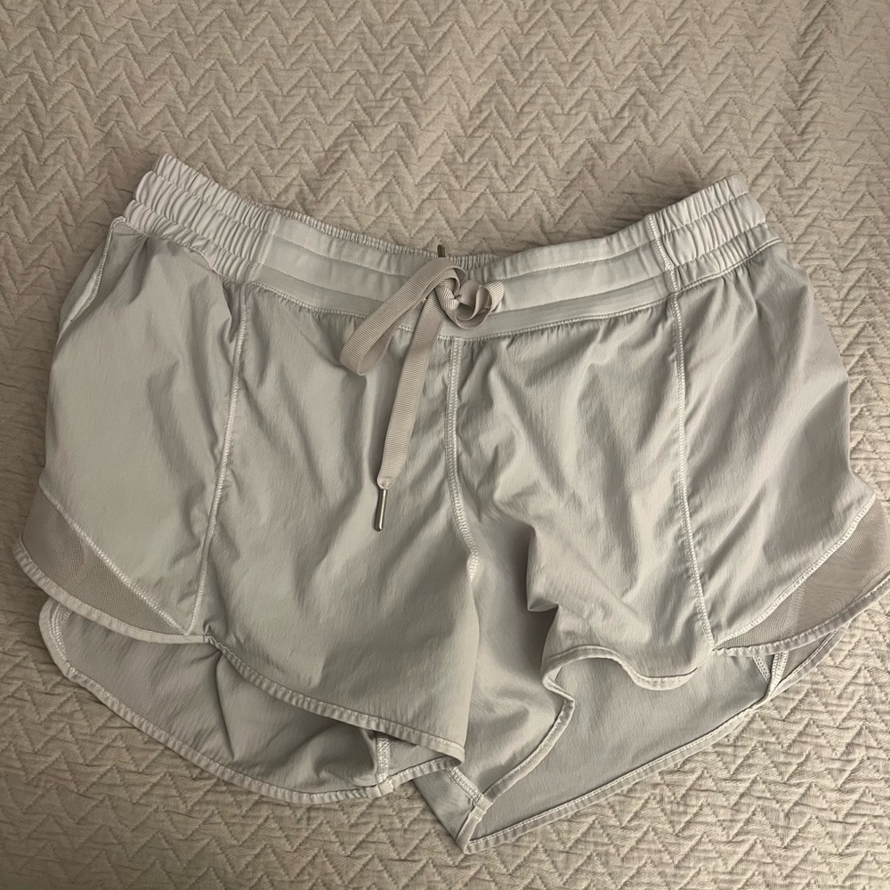 Lululemon Athletica White  Athletic Shorts Lightweight Performance, size 10